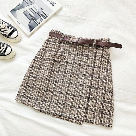 be53ee61104935234b174e62a07e53cfdesc49320554ri Empire Pattern, Dark Academia Clothing, Rok Mini, A Line Mini Skirt, Vintage Mode, Plaid Mini Skirt, Plaid Fashion, Vintage Plaid, Plaid Skirt