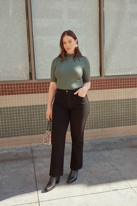 Bootcut Jeans Outfit Plus Size, Plus Size Bootcut Jeans Outfits, Jeans For Pear, Pear Shaped Outfits, Tranquility Base, Mid Size Outfits, Outfits With Jeans, Pear Shapes, Look Office