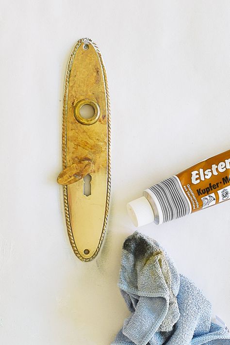 How To Clean Brass - 6 Tried & Tested Methods That REALLY work How To Clean Brass Door Handles, Brass Cleaning, Antique Door Hardware, Brass Door Hardware, Grandmillenial Style, Stripping Paint, Brass Door Knobs, Diy Cleaning Solution, Homemade Cleaning Solutions