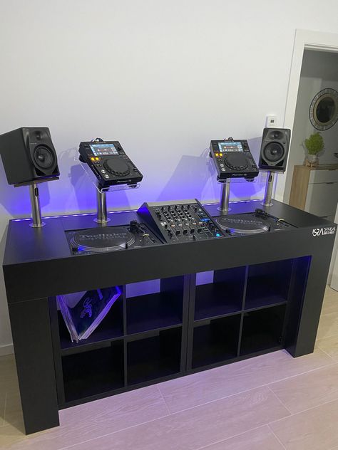 #rodec #djdesk #pioneerdj #denondj #xdjxz #cdj3000 #sc6000 #djmv10 #musicproducer #technics #turntabalism #djgear #ddj1000 #woodworking #studiodesk #design #isradesign #dj #djforniture #djbooth #isradesign Dj Decks, Dj Room, Studio Setup, Music Studio, Dj, Hobbies, Woodworking, Desk, Music