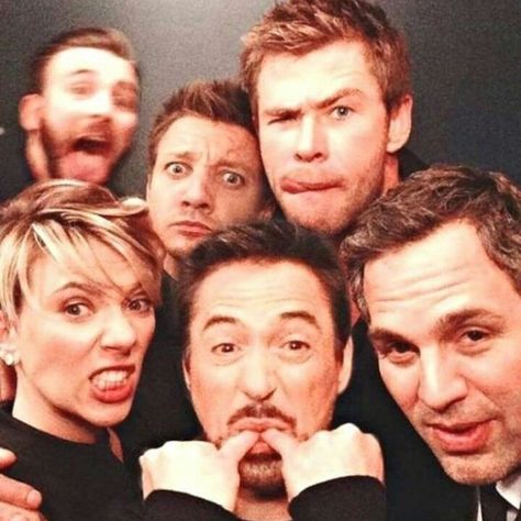 Og Avengers, Friend Group, So True, Behind The Scenes, Avengers, Funny Memes, On Twitter, Celebrities, Memes