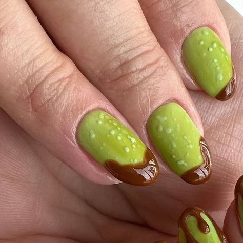 𝐀𝐍𝐃𝐑𝐄𝐀 𝐒𝐓𝐎𝐑𝐋𝐈𝐄 on Instagram: "Caramel Apple 🍏 @behindthechair_com @oneshothairawards #btconeshot22_nails" Caramel Apple Nails, Candy Apple Nails, Apple Nail Art, Apple Nails, Caramel Apple Pops, Artsy Nails, Apple Pop, Autumn Nail, January 12