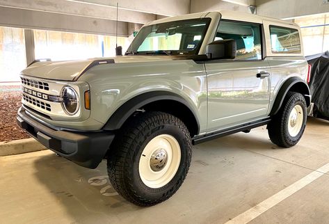 Sage Green Bronco, Cactus Grey Ford Bronco, Bronco Green, Ford Bronco Heritage, 2023 Bronco, Custom Bronco, Ford Bronco Lifted, 2016 Mustang Gt, Vintage Broncos