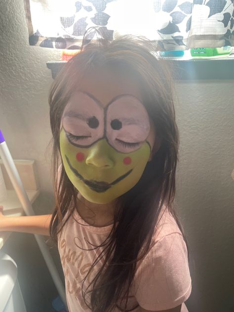 Sanrio makeup Keroppi Halloween Costume, Keroppi Costume, Keroppi Cosplay, Sanrio Face Paint, Funny Face Paint Ideas, Hello Kitty Face Paint, Sanrio Makeup, Kitty Face Paint, Paint Makeup