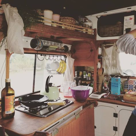 #cooking #vanlife #dennsbiomarkt #riessemaille #sonnentor #pfeffersackundsoehne #leifheit #campervan #vanconversion #campervanlife Camper Van Life, Meal Prep For The Week, Tiny Kitchen, Chef Life, Dec 7, Camper Van, Great View, Van Life, Motorhome