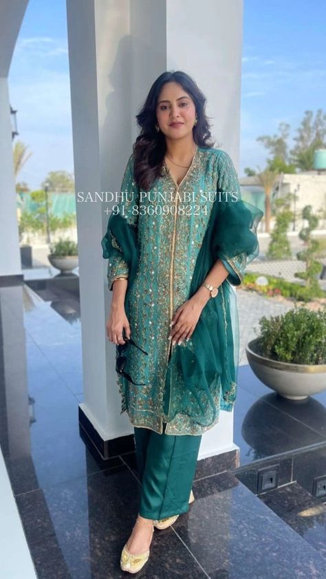 Baani Sandhu Suits, Afgani Salwar, Baani Sandhu, Silk Outfits, Bridal Suits, Desi Fits, Lehenga Red, Pakistani Clothes, Dresses Traditional