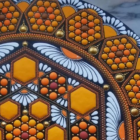 Hexagon Dot Mandala, Hexagonal Mandala Art, Gold Dot Mandala, Moon Mandala Dot Art, Moon Dot Mandala, Dot Mandalas, Art Meditation, Hexagon Pattern, Mandala Dots