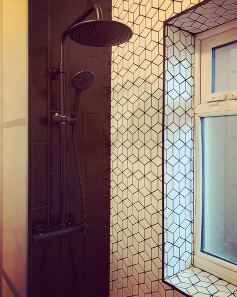 Walk In Shower Ideas, Pony Wall, Adjustable Shower Head, Small Showers, Shower Tile Designs, Bathroom Remodel Shower, Mixer Shower, Round Bar, Shower Remodel