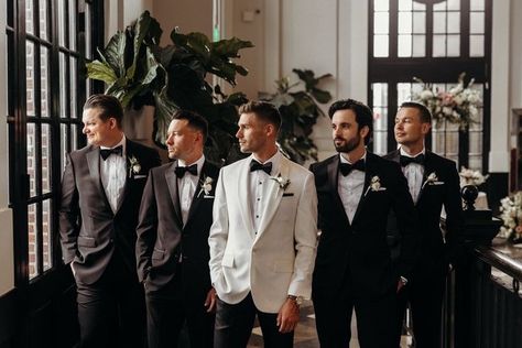 Groomsmen Wedding Photos, Wedding Groomsmen Attire, Black And White Wedding Theme, Wedding Tux, Groom Wedding Attire, White Wedding Theme, Wedding Picture Poses, Wedding Suits Groom, Wedding Groomsmen