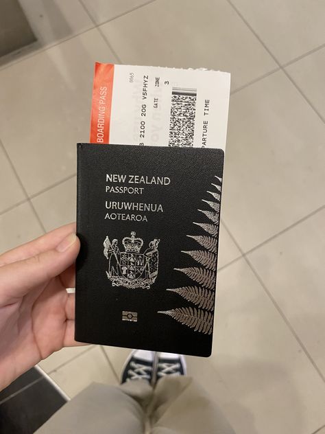 New Zealand Passport, Ssn Card, Visa Online, Passport Online, Passport Travel, Scammer Pictures, Ticket Design, Visa Card, New Zealand