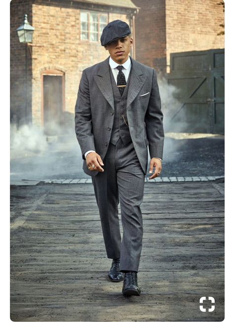 peaky blinders Thomas Shelby Suit, Peaky Blinders Outfit, Peaky Blinders Fashion, Peaky Blinders Clothing, Peaky Blinders Dress, Peaky Blinders Costume, Peaky Blinders Series, 1920s Mens Fashion, Peaky Blinders Suit