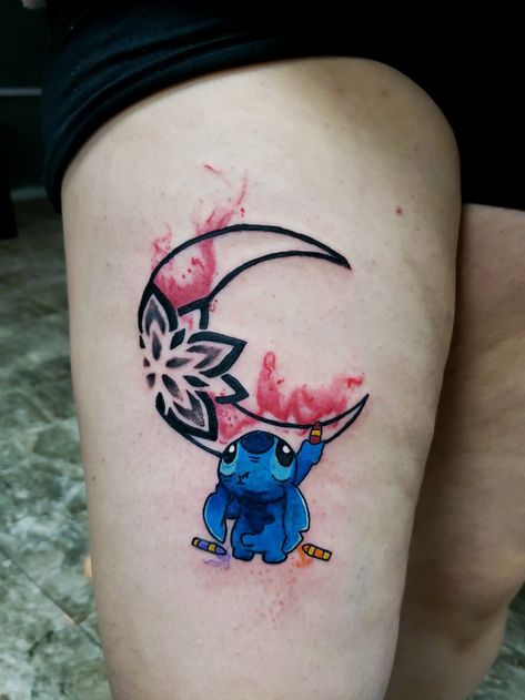 Eventually Tattoo, Best Thigh Tattoos, Matching Disney Tattoos, Disney Stitch Tattoo, Lilo And Stitch Tattoo, Tatuaje Trash Polka, Ohana Tattoo, Texas Tattoos, Stitch Tattoo