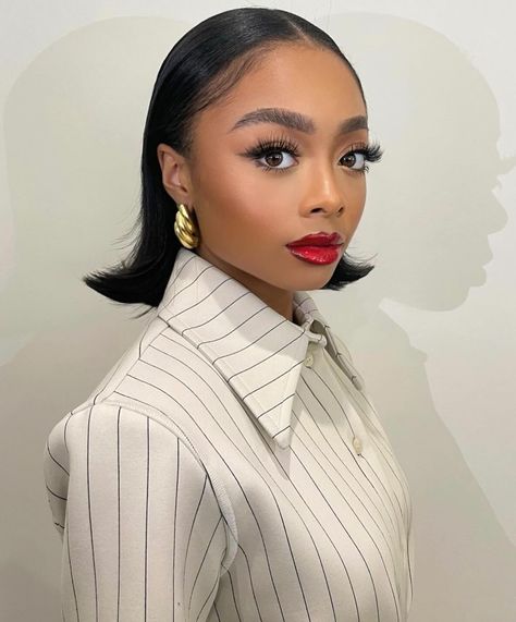 Outfit Formal Mujer, Glossy Skin, Red Lips Makeup Look, Bold Makeup Looks, Skai Jackson, Makeup For Black Skin, Brown Skin Makeup, Red Makeup, Soft Life