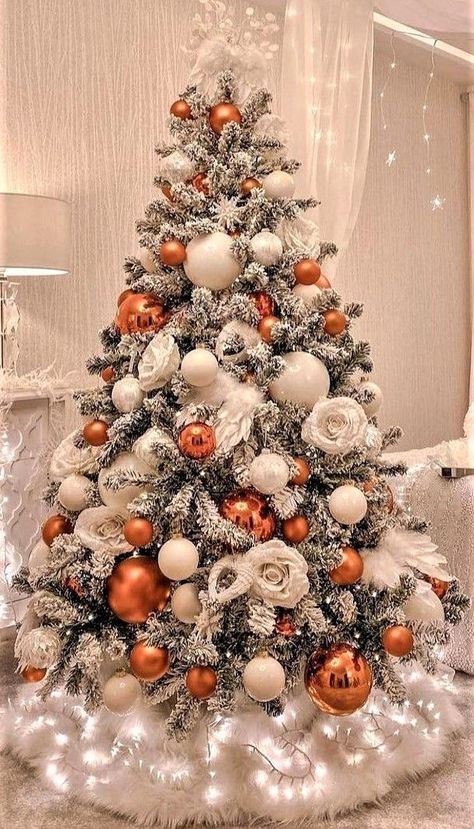 Extravagant Christmas, Orange Christmas Tree, Noel Decor, Church Christmas Decorations, Fashion Outfits Dresses, Orange Christmas, Elegant Christmas Trees, Christmas Tree Decorations Diy, Christmas Tree Set