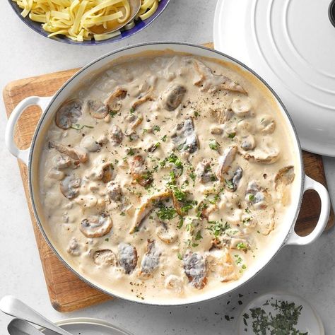 Easy Ground Beef Stroganoff Easy Ground Beef Stroganoff, Ground Beef Stroganoff, Easy Ground Beef, Dairy Free Dinner, Stroganoff Recipe, Turkey Burger, Beef Stroganoff, Stuffed Sweet Peppers, Beef Dishes