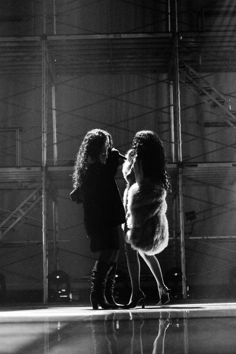 charli xcx & lorde performing the 'girl, so confusing' remix at sweat tour new york city at madison square garden. photographed by hredcliffe on ig.

september 23rd, 2024 Lorde Performing, Lorde Live, Sweat Tour, Nyc Tours, New York Tours, Square Garden, Sonny Angel, Madison Square Garden, Madison Square