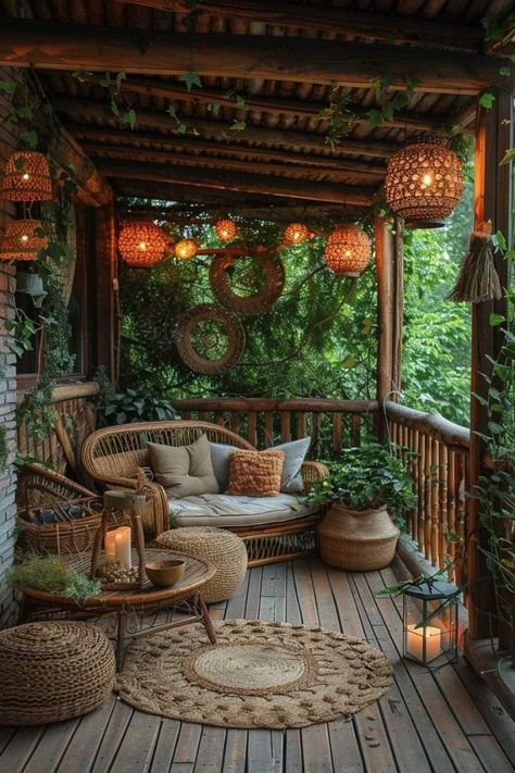 Boho Garden Furniture, Tulum Garden, Terrasse Mobil Home, Boho Front Porch, Cozy Deck, Boho Balcony Ideas, Screened Porch Decorating, Boho Balcony, Black Cactus