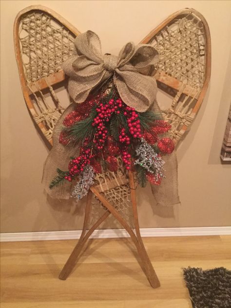 How To Hang Snowshoes On A Wall, Snow Shoes Christmas Decor, Old Snow Shoes Decor, Snowshoe Decor Christmas, Christmas Snowshoes Decor, Snow Shoe Christmas Decor, Snowshoes Decor Christmas, Snow Shoes Decor, Snowshoe Decor