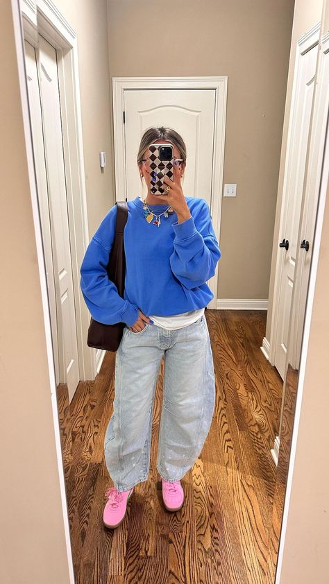 What I’m wearing today! #outfitinspo #freepeoplestyle #everydaystyle barrel jeans, casual style, puma palmero special, aerie, oversized… | Instagram Fall Outfits Barrel Jeans, Balloon Leg Jeans Outfit, Barrel Jeans Outfit Spring, Barrel Jeans Fall Outfit, Sydney Adamu Outfits, Outfit Inspo Fall 2024, Barrel Jeans Outfit Summer, Outfits With Barrel Jeans, Barrel Jean Outfit Ideas