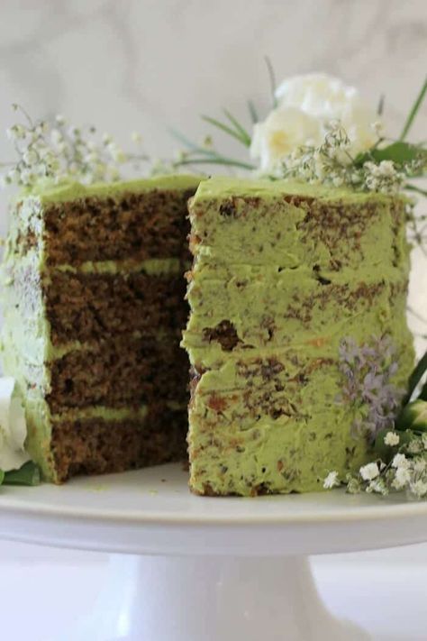 Jasmine Tea Cake with Matcha Buttercream and Raspberry Jam Green Tea Baking Recipes, Jasmine Flavored Desserts, Tea Cake Flavors, Matcha Green Tea Cake, Tea Flavored Cake, Tea Infused Cake, Tea Flavored Desserts, Tea Infused Desserts, Tea Deserts