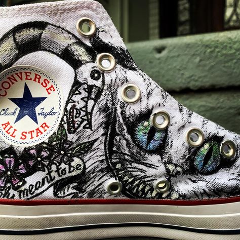 Beetlejuice, Mad Hatter, Cheshire Cat, Sandworm, Painted Chucks. Beetlejuice Shoes, Converse Design, Painted Converse, Dream Shoe, Custom Converse, Personalized Shoes, Cute Shirt Designs, Fashion Creative, Painted Clothes