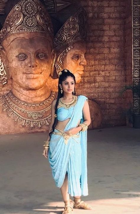 Ancient Indian Clothing, Chandragupta Maurya, Stylish Dps, Casual Bridal Dress, Bharatanatyam Poses, Radha Beauty, Beautiful Eyes Color, Ancient Dress, Creative Fashion Photography