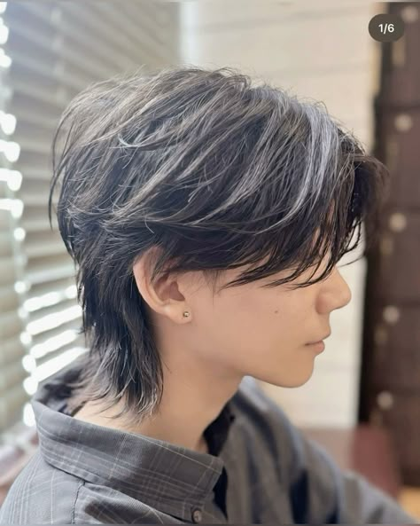 Wolf Undercut, Men Hairstyle Thick Straight Hair, Layers Haircut For Medium Hair Straight, Asian Guy Haircuts, Wolfcut Masculine, Men Hairstyle Back View, Wolfcut Middle Part, Asian Hairstyles Short Hair, Wolf Cut Hair Inspo Medium