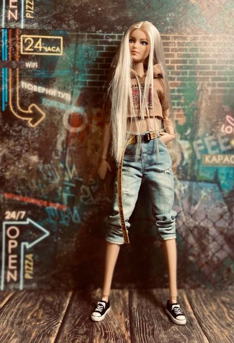 Tomboy Barbie, Barbie Signature Looks, Barbie Signature, Barbie Top, Custom Barbie, Barbie Fashionista Dolls, Barbie Family, Barbie Skipper, Barbie Dress Fashion