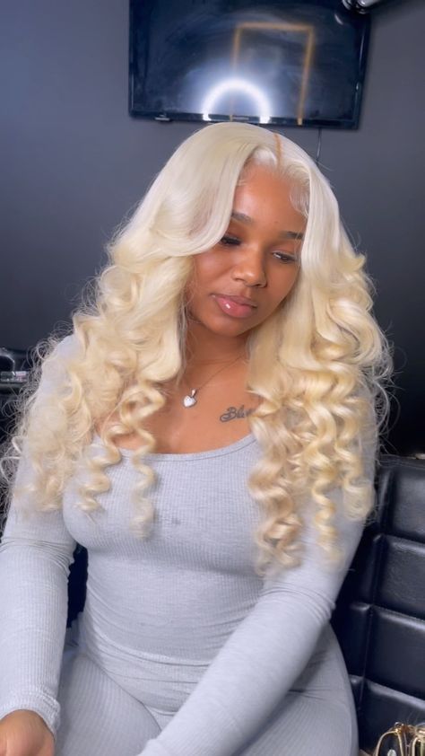 613 Wig Wand Curls, Wand Curls On Blonde Wig, Blonde Wig Wand Curls, Wand Curls Blonde Wig, Blonde Wand Curls Black Women, Blonde Wand Curls, Blonde Quickweave, Blonde Wig With Curls, Wand Curls On Weave