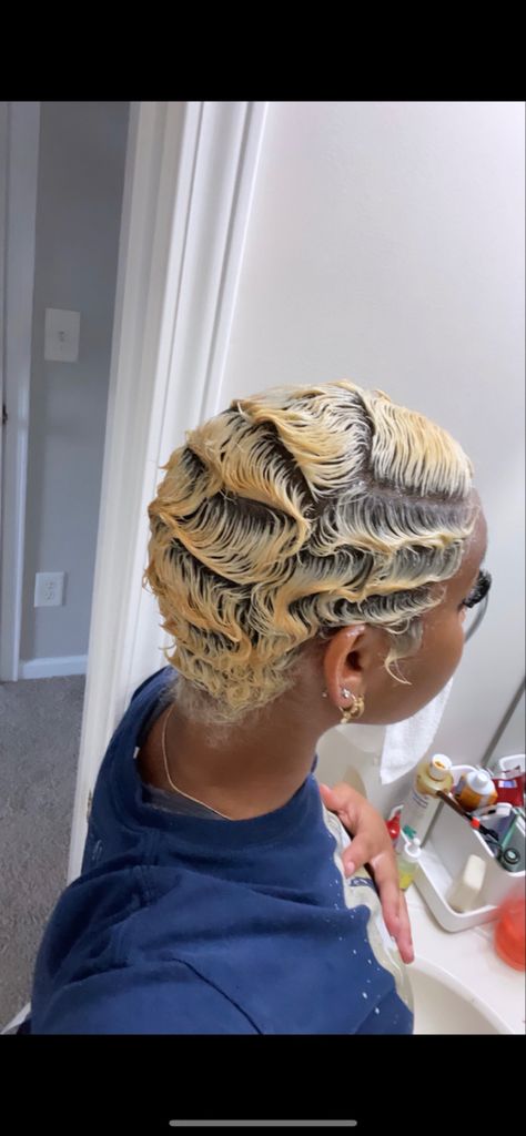 Dyed Finger Waves, Finger Waves On Natural Hair, Waves On Natural Hair, Hood Baddie, Dyed Hairstyles, Growing Out Hair, Classy Baby Shower, Neck Tattoos Women, Colourful Hair