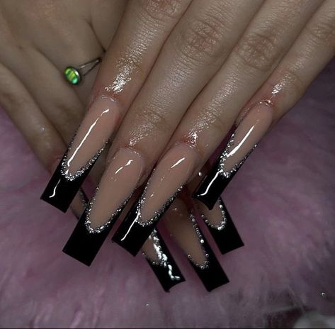 Long French Tip Nails With Rhinestones, Sliver Nails Ideas, Black Nails For Prom, Simple Spring Nail Ideas, Summer 2023 Nail Trends, Nail Ideas Spring, Black Prom Nails, Black Silver Nails, Silver Acrylic Nails