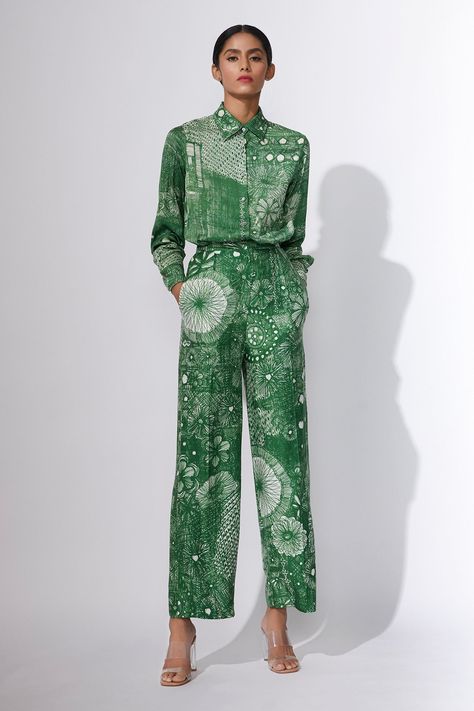 Shop for Saaksha & Kinni Green Satin Floral Print Shirt And Pant Set for Women Online at Aza Fashions Look Formal, Green Trousers, Shirt Pant Set, Top And Pants Set, Floral Print Shirt, Printed Trousers, Satin Shirt, Green Satin, Mode Vintage