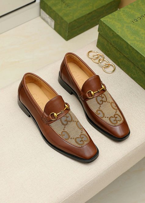 Gucci Luxury Business Leather Shoes, Men Shoes Formal Wedding, Elegant Gucci Luxury Men's Shoes, Luxury Men's Green Leather Shoes, Gucci Leather Shoes, Types Of Shoes Men, Luxury Gucci Men's Loafers, Best Sneakers For Men, Elegant Gucci Loafers, Luxury