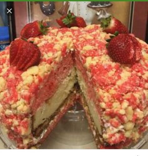 Strawberry Crunch Cake, Strawberry Shortcake Cheesecake, Cheesecake Pops, Strawberry Shortcake Ice Cream, Strawberry Crunch, The Cheesecake Factory, Crunch Cake, Crumble Recipe, Favorite Dessert