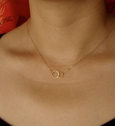 Double Circle Necklace, Interlocking Circle Necklace, Minimal Jewellery, Circle Jewelry, Gold Circle Necklace, Anniversary Necklace, Dainty Diamond Necklace, Bridal Fashion Jewelry, Wedding Gifts For Bridesmaids