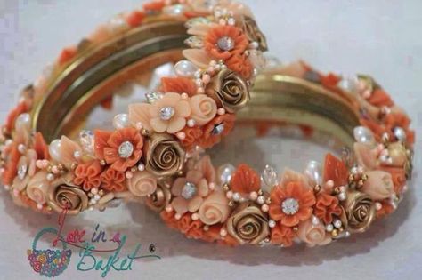 make Bengals with dough Flower Jewelry Designs, Wedding Flower Jewelry, Bridal Jewellery Inspiration, Thread Bangles Design, Polymer Clay Flower Jewelry, Indian Bridal Jewelry Sets, Gold Mangalsutra Designs, Fancy Jewellery Designs, Indian Jewellery Design Earrings