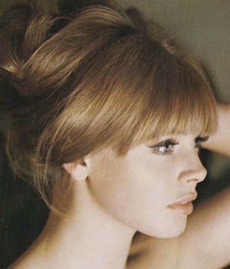 Brit Ekland, Britt Ekland, Finger Wave Hair, 1960s Hair, Julie Christie, Layered Hairstyles, Short Layered, Brigitte Bardot, Iconic Women