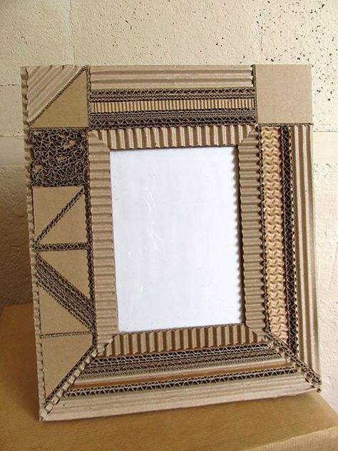 Cardboard Picture Frames, Cardboard Photo Frame, Paper Plate Art, Handmade Photo Frames, Waste Material, Cardboard Frame, Trash Art, School Activity, Corrugated Paper