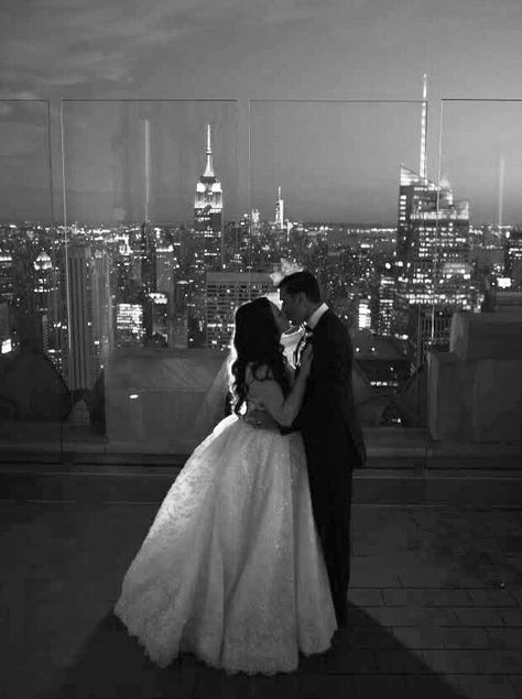 Wedding Nyc, New York Top, Rainbow Room, Rockefeller Center, Wedding Picture, Best Wedding Venues, Nyc Wedding, Wedding Planners, Wedding Locations