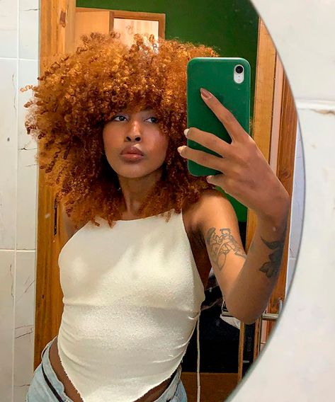 Alerta de cor tendência: o laranja é o novo rosa e a beleza pode provar​​ » STEAL THE LOOK Dyed Tips, Ginger Hair Color, Pelo Afro, Cool Braid Hairstyles, Cool Braids, Curly Hair Cuts, Hair Inspo Color, Ginger Hair, Hair Art