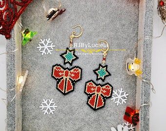 This shop is dedicated only to Tutorials and by RenovatiobyLuciela Beaded Christmas Decorations, Miyuki Beads Pattern, Diy Seed Bead Earrings, Seed Bead Jewelry Patterns, Stitch Earrings, Earrings Tutorial, Holiday Beading, Brick Stitch Earrings, Brick Stitch Pattern