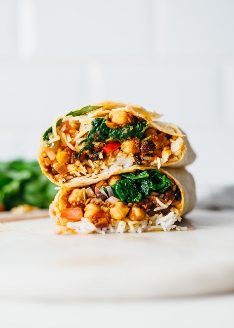 Curry Burrito - So Vegan Curry Burrito, Vegetarian Burritos, Vegan Burrito, Burritos Recipe, Midweek Meals, Chickpea Curry, Vegetable Puree, Vegetarian Recipes Healthy, Healthy Vegetarian