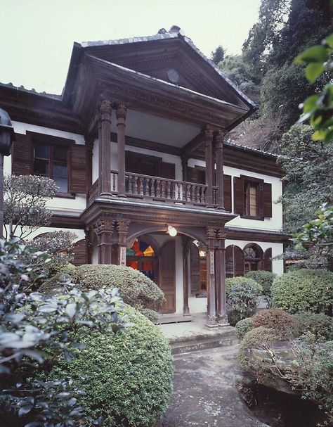 Japanese Victorian House, Japanese Mansion Interior, Asian Victorian, 1940 House, Japanese Mansion, Japanese Traditional Architecture, 80s House, Japanese Town, Architecture Mapping