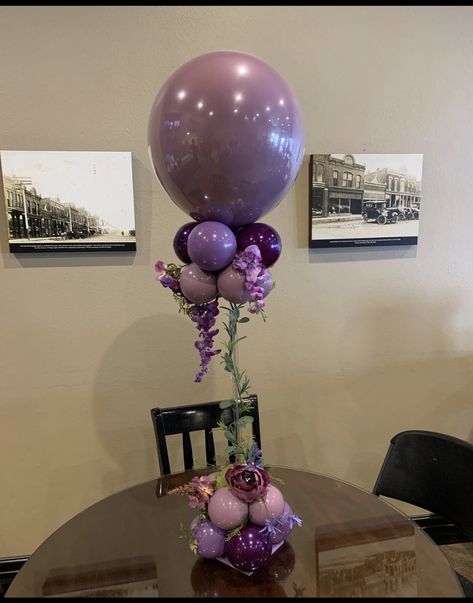 Balloon Centerpieces Wedding, Butterfly Balloon Garland, Floral Table Centerpieces, Lavender Balloons, Quince Party, Butterfly Balloon, Mitzvah Centerpieces, Balloon Tower, Butterfly Balloons