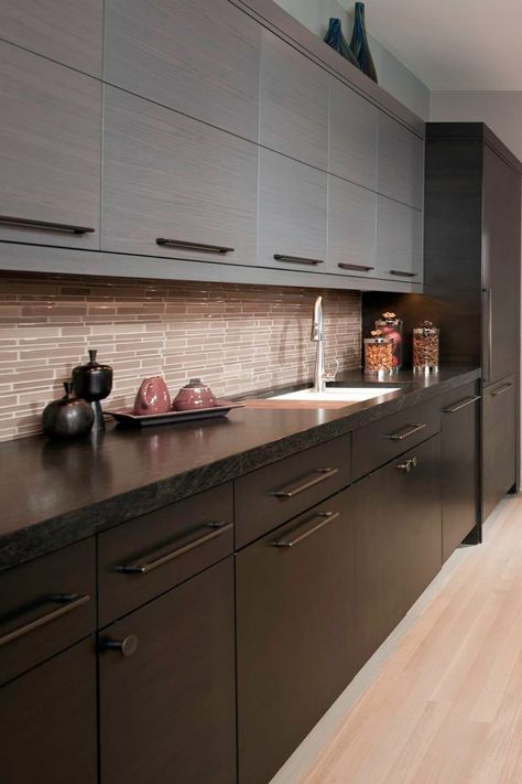 Charcoal Gray Kitchen, Light Hardwood Floor, Charcoal Gray Kitchen Cabinets, Brown Granite Kitchen, Brown Granite Countertops, Granite Kitchen Countertops, Dark Grey Kitchen Cabinets, Kitchen Design Countertops, Dark Grey Kitchen