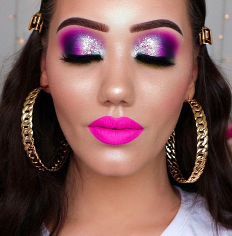 Makeup Look Purple, Heavy Makeup Look, Purple Lipstick Makeup, Bold Lipstick Makeup, Purple Eye Makeup, Prom Makeup Looks, Beautiful Lipstick, Heavy Makeup, Drag Makeup