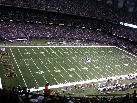 New Orleans Superdome, Manchester United Stadium, England Lions, Wallpaper Football, New Orleans Saints Logo, Football Pitch, About Football, St Louis Rams, Saints Football