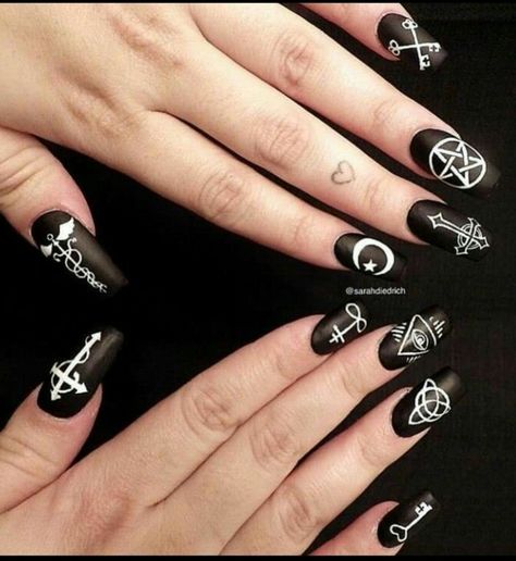 Satanic Nails, Witchcraft Nails, Witchy Nail Designs, Black And White Nail, Nails Grunge, Black And White Nail Art, Witch Nails, Witchy Nails, Mens Nails