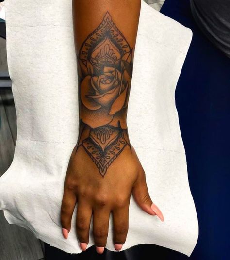 Pinterest | xbrattt ✝️💖✨ Pretty Hand Tattoos, Snakebites, Forarm Tattoos, Black Girls With Tattoos, Inspiration Tattoos, Tattoos For Black Skin, Forearm Tattoo Women, Pretty Tattoos For Women, Dope Tattoos For Women