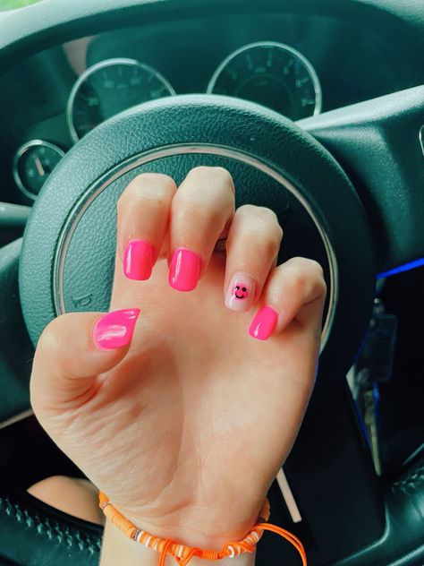 Preppy Pink Smiley Face, Gell Nails, Pastel Pink Nails, Pink Smiley Face, Bright Pink Nails, Cute Nail Colors, Pink Smiley, Cute Pink Nails, Hot Pink Nails